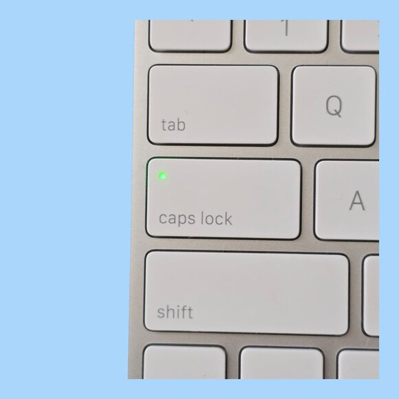 Apple A1644 Bluetooth Magic Keyboard Aluminum w/ Lightning Cable TESTED & WORKS! - Picture 2 of 8